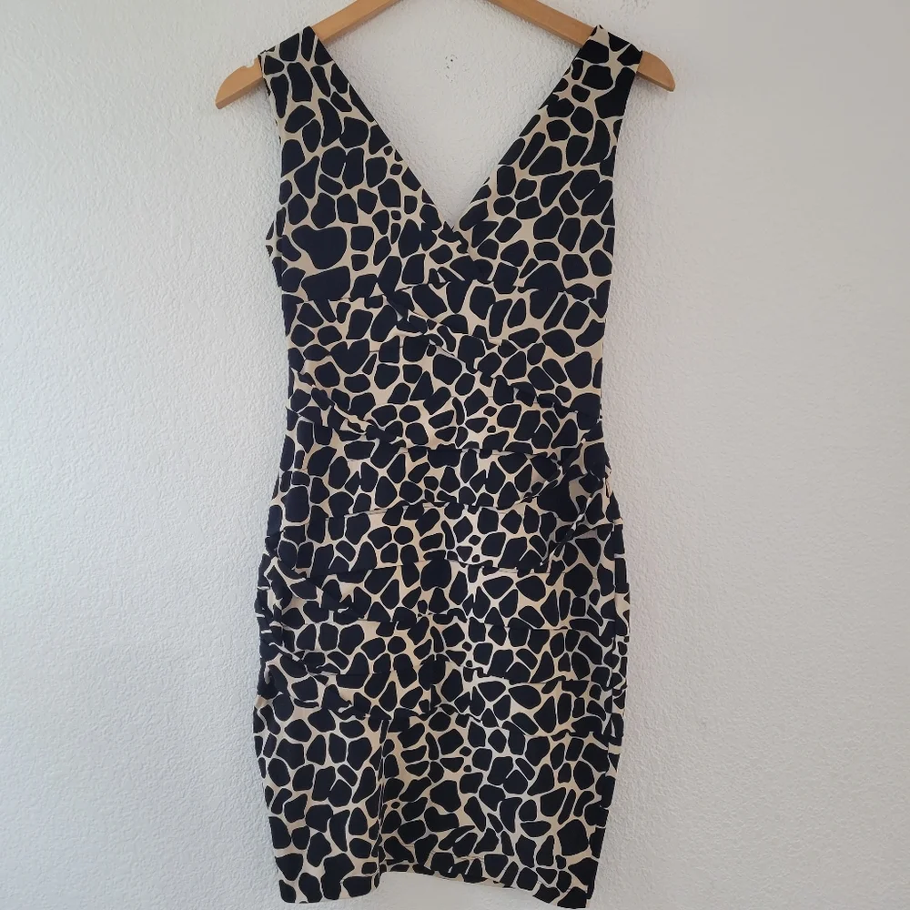 Enfocus Studio Black and Cream Sleeveless Bodycon Ruched Dress Size 4 EUC - Picture 8 of 8